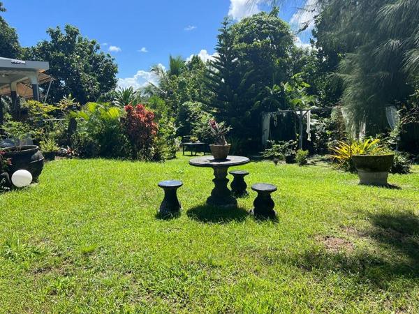 Exceptionnel - Villa T6 + deux appartements de type T2