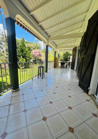 Exceptionnel - Villa T6 + deux appartements de type T2