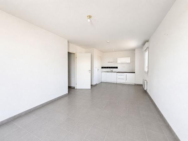 Appartement T3 - Saint Sebastien Sur Loire bourg - Dernier etage - Balcon - Stationnement