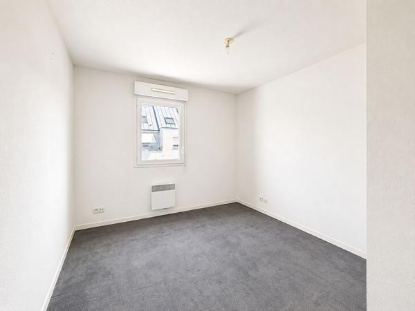 Appartement T3 - Saint Sebastien Sur Loire bourg - Dernier etage - Balcon - Stationnement