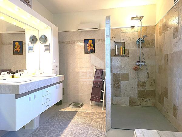 Mas de ville au coeur de la provence