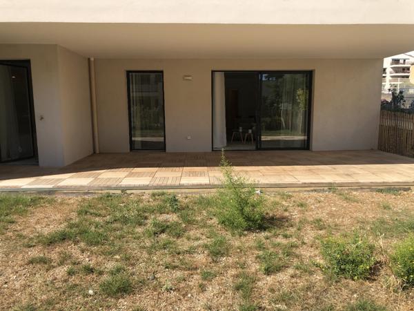 Appartement à HYERES (83400)