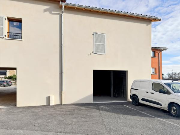 Sainte-Euphémie (01600) À Vendre Plateau neuf en Frais de Notaire réduits à finir d'Aménager – Proche Trévoux, Hyper-Centre Village