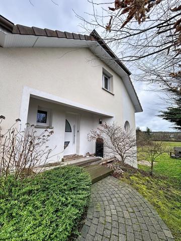 Maison aux volumes généreux offrant un cadre de vie idéal