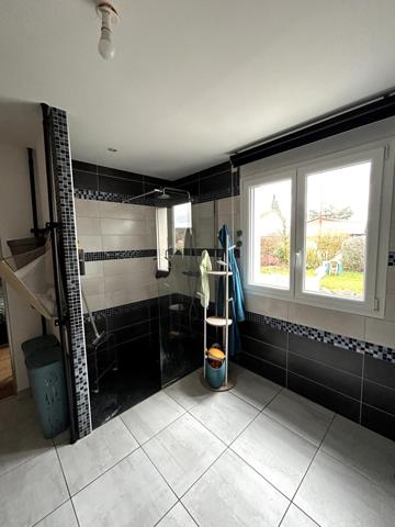 Maison aux volumes généreux offrant un cadre de vie idéal