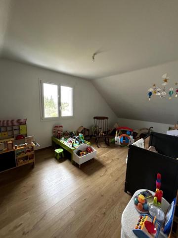 Maison aux volumes généreux offrant un cadre de vie idéal