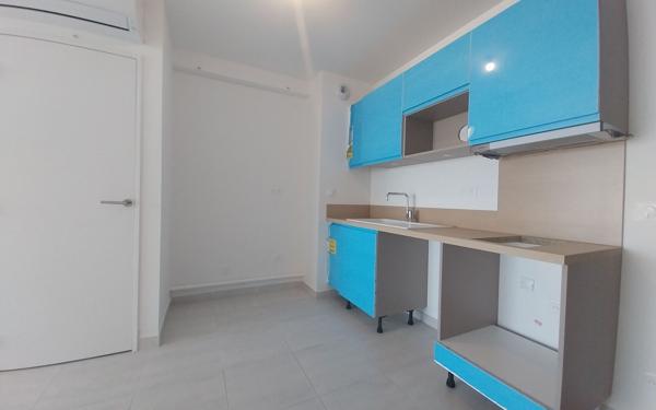 Appartement à louer    2 pièces •  Vias