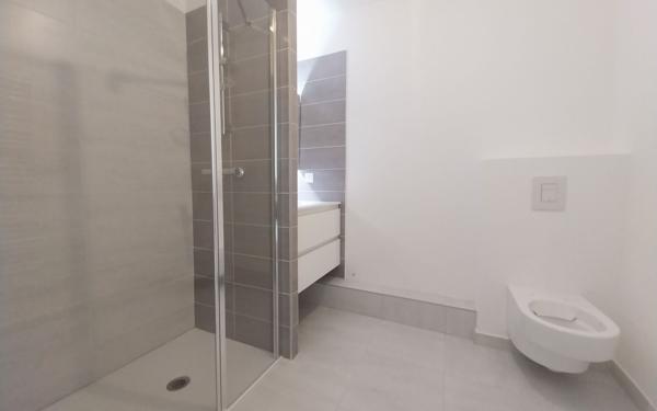 Appartement à louer    2 pièces •  Vias