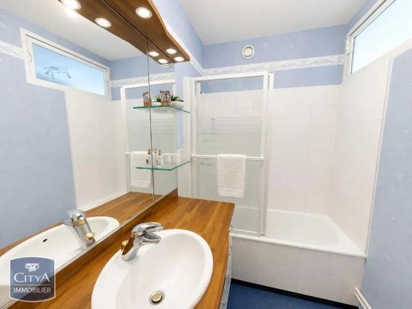 Appartement à louer 3 pièces 63.63m² Saumur (49400)