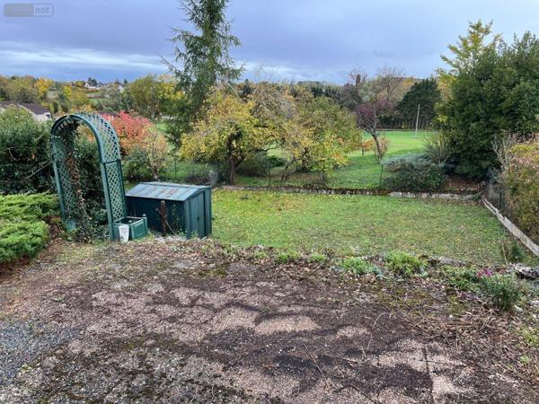 Maison de ville à vendre à Issoudun dans l'Indre (36100), ref : JA/790