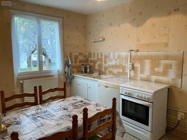 Maison de ville à vendre à Issoudun dans l'Indre (36100), ref : JA/790