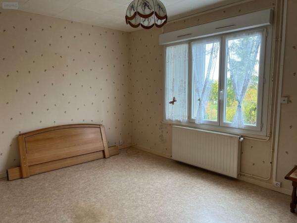 Maison de ville à vendre à Issoudun dans l'Indre (36100), ref : JA/790