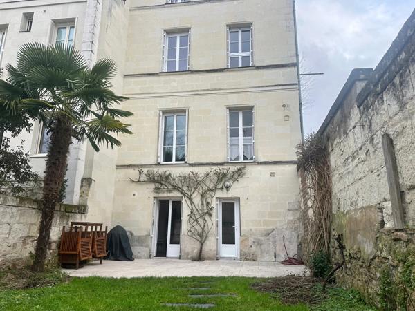 A vendre - Centre de ville de Saumur (49400) maison en pierre de tuffeaux - 5 chambres - Jardin - 152 m²