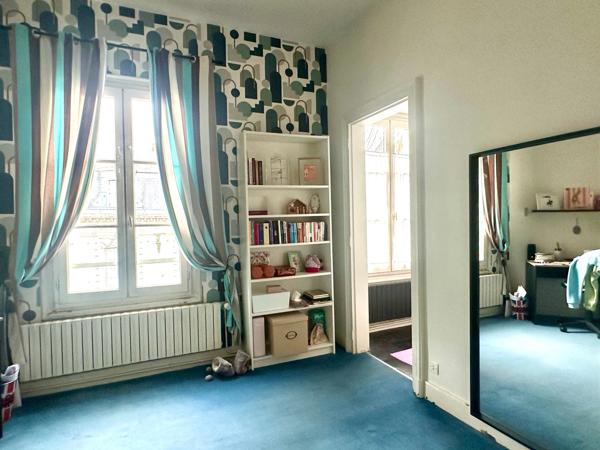 A vendre - Centre de ville de Saumur (49400) maison en pierre de tuffeaux - 5 chambres - Jardin - 152 m²