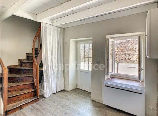 Maison à vendre T3 80m2 proche Bourgoin-Jallieu (38) Un extérieur rare pour cette maison de village pleine de charme