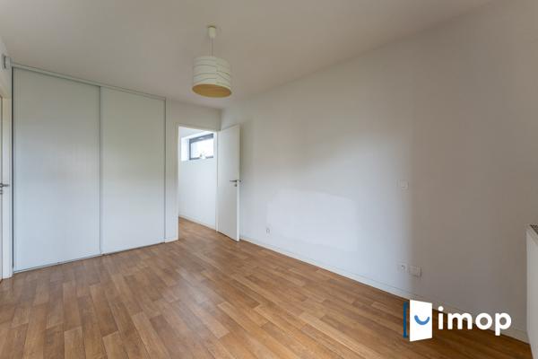Appartement T2 lumineux avec balcon et parking couvert sécurisé