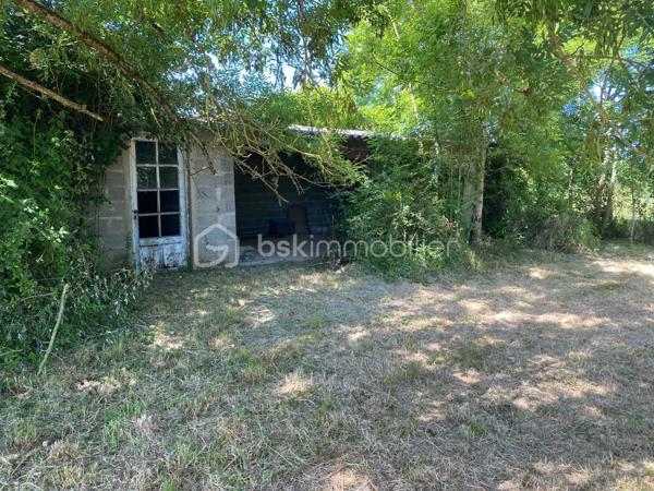 Terrain de 4 432 m²