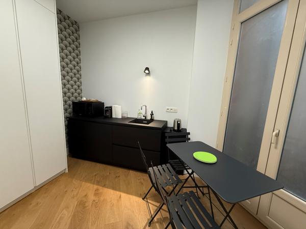 Local commercial - 80 m2 - métro Jeanne d'Arc