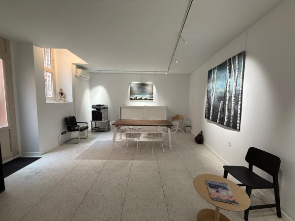 Local commercial - 80 m2 - métro Jeanne d'Arc