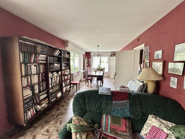 Maison Individuelle en plain pied avec sous sol complet.