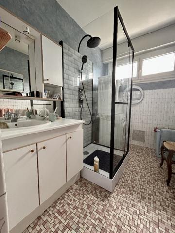 Maison Individuelle en plain pied avec sous sol complet.