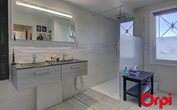 Maison à vendre    5 pièces • 150 m2 Bourgoin-Jallieu