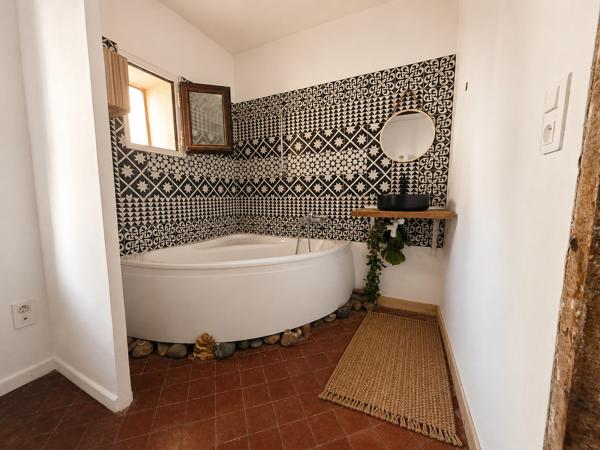 Maison de village 4 chambres avec dépendance : habiter, louer ou travailler
