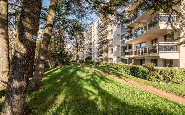 Appartement à vendre    3 pièces • 87,86 m2 Caluire-et-Cuire