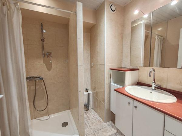 Appartement T2 lumineux avec terrasse végétalisée et un accès direct au garage