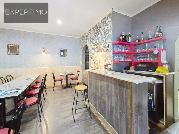 Cransac (12110) Cransac-les-Thermes – Pizzeria équipée au feu de bois + 2 appartements – Ensemble complet (murs)