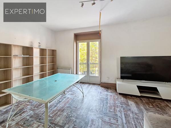 Cransac (12110) Cransac-les-Thermes – Pizzeria équipée au feu de bois + 2 appartements – Ensemble complet (murs)