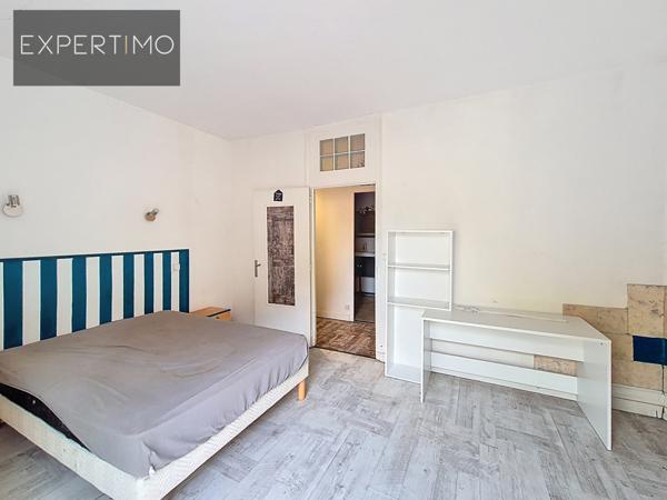 Cransac (12110) Cransac-les-Thermes – Pizzeria équipée au feu de bois + 2 appartements – Ensemble complet (murs)