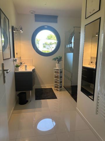 bois guillaume Maison moderne toit plat 150m² plein pied jardin 750m² garage 3 chambres suite parentale DPE B quartier collège leonard de vinci