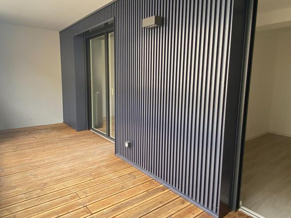 A LOUER T3 NEUF GARE / balcon et stationnement (chauffage eau chaude inclus)