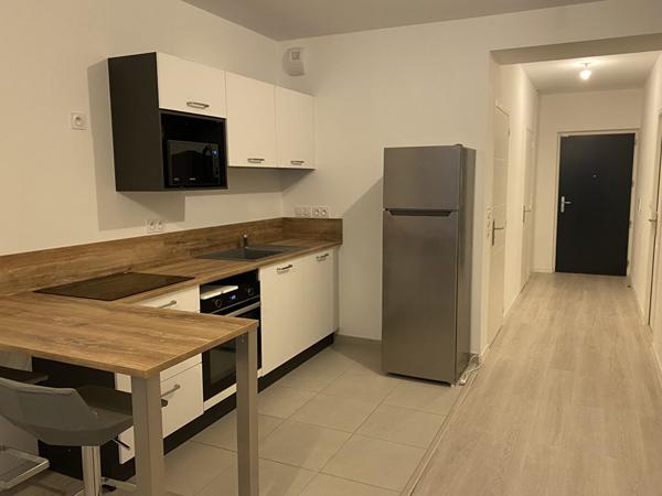 A LOUER T3 NEUF GARE / balcon et stationnement (chauffage eau chaude inclus)