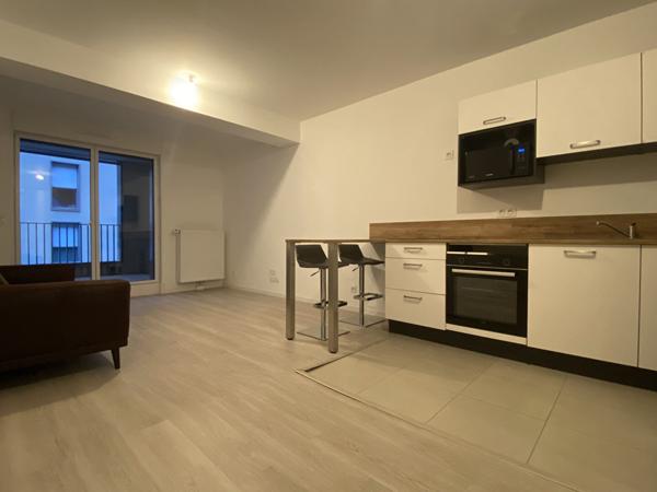 A LOUER T3 NEUF GARE / balcon et stationnement (chauffage eau chaude inclus)
