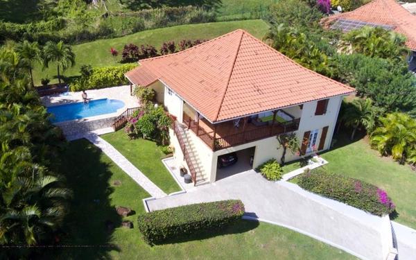 Maison à vendre    6 pièces • 154,16 m2 Le Robert