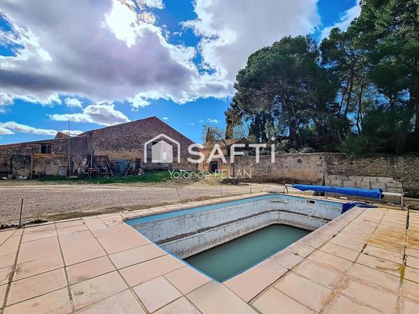 Maison dans domaine avec piscine