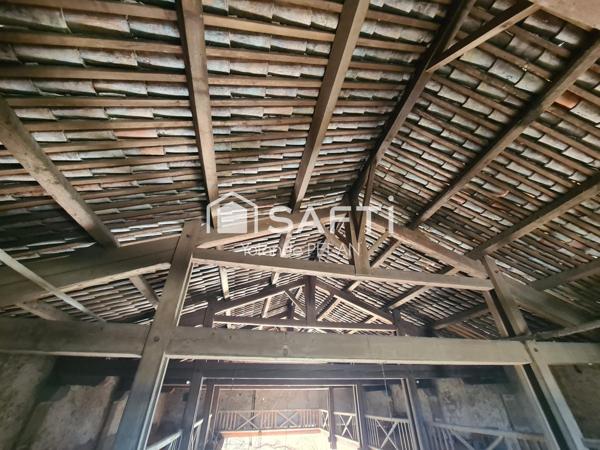 Maison dans domaine avec piscine