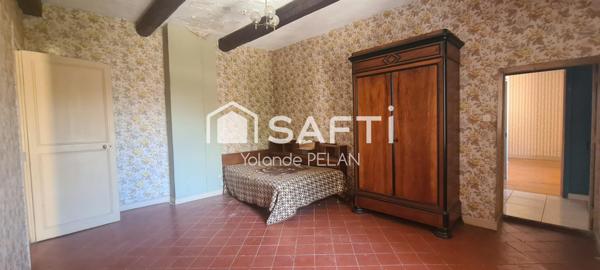 Maison dans domaine avec piscine