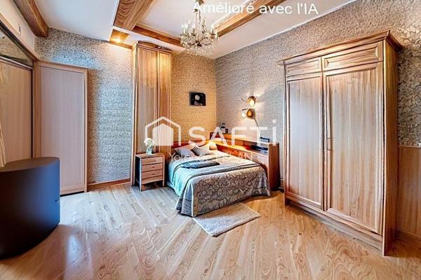 Maison dans domaine avec piscine