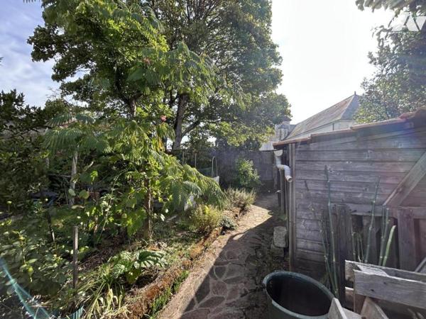 Maison ancienne en pierre au coeur du bourg
