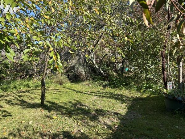 Maison ancienne en pierre au coeur du bourg