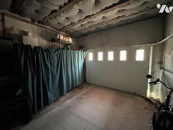 Maison ancienne en pierre au coeur du bourg