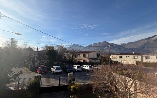 Maison à vendre    4 pièces • 83 m2 Saint-Égrève