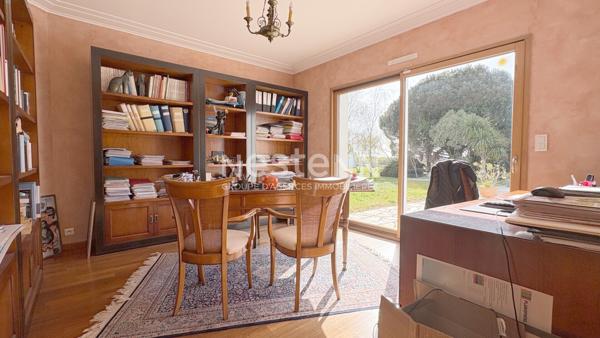 Maison Le Fenouiller 7 pièce(s) 202 m2