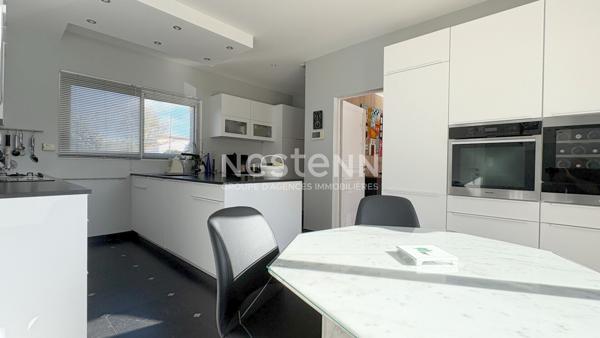 Maison Le Fenouiller 7 pièce(s) 202 m2