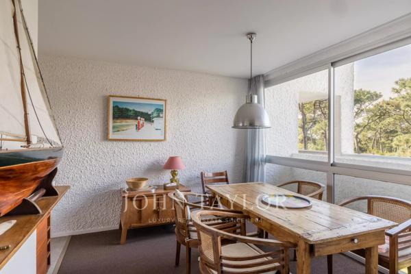 Triplex, Icône de l’Architecture des Années 70 au Cœur de La Vigne