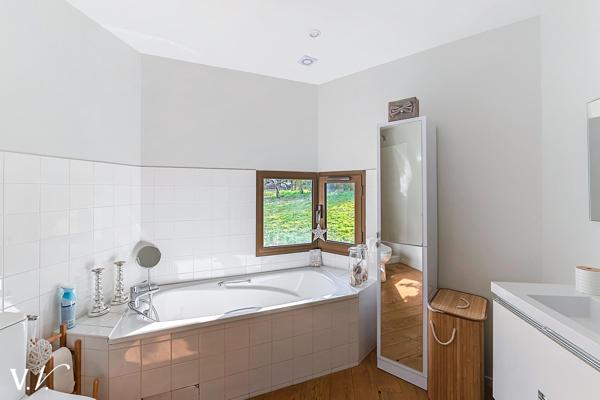 BELLE MAISON D'ARCHITECTE- LASTRENE