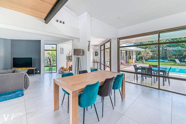 BELLE MAISON D'ARCHITECTE- LASTRENE